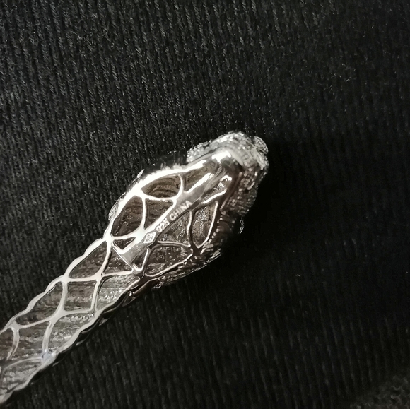 Macy’s Fine Jewelry 925 Silver Cuff Bracelet Hinged Heavy Lion Heads 70 grams - Picture 7 of 8